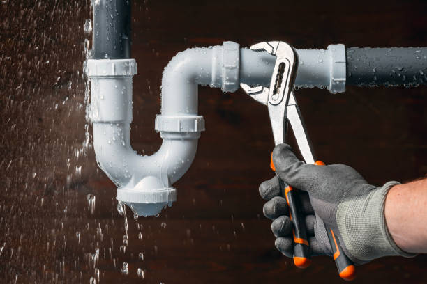 Professional Burst Pipe Repair technician working in Durand, MI